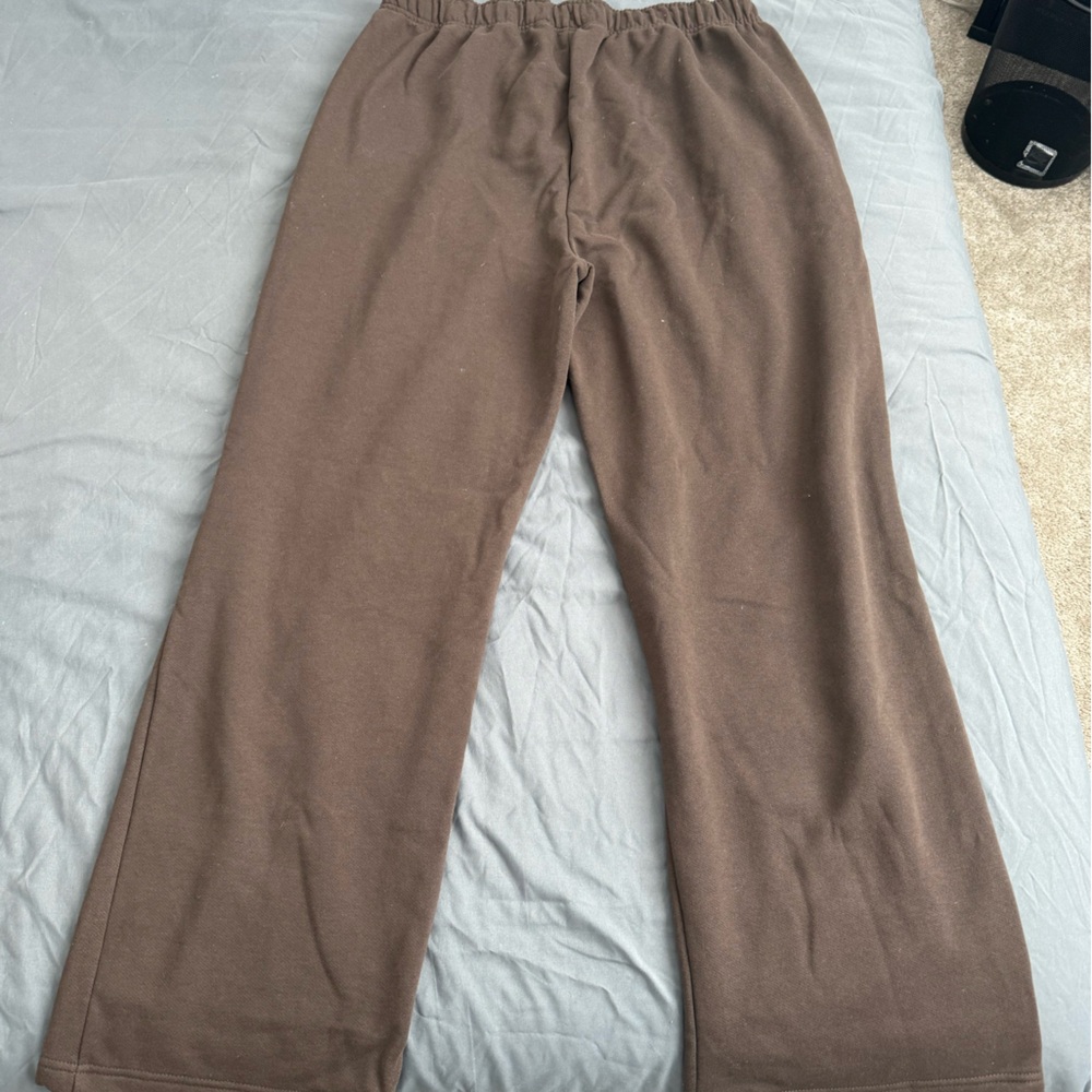 Women's Alo Accolade Brown Hoodie & Sweatpants - Picture 6 of 8